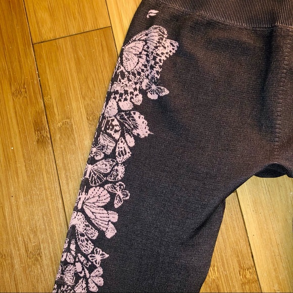 Fabletics Mid-Rise Purple Butterfly 7/8 Leggings - Picture 10 of 13